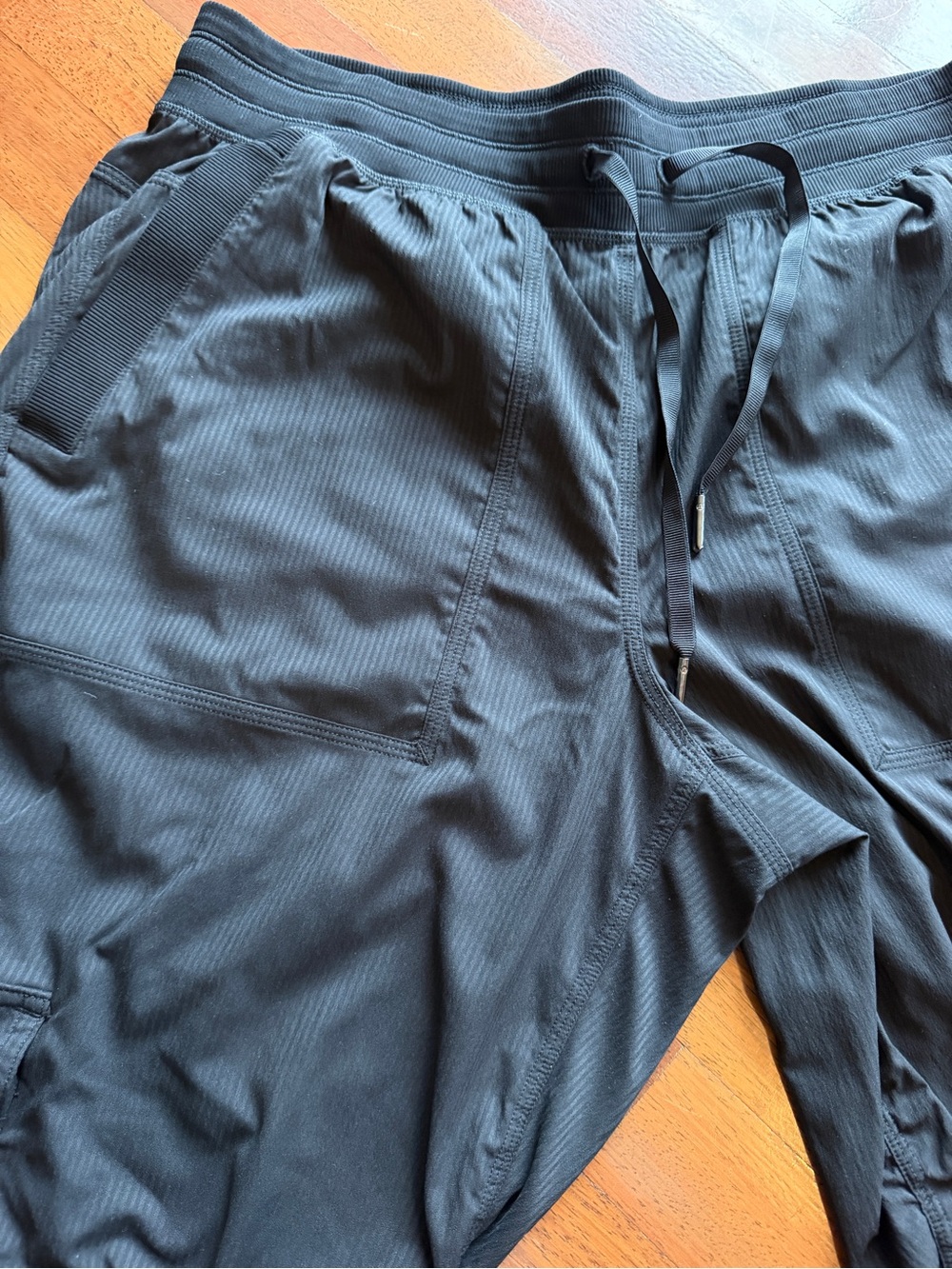 Lululemon Dance Studio Relaxed-Fit
Mid-Rise Black Cargo Pant - Picture 13 of 14